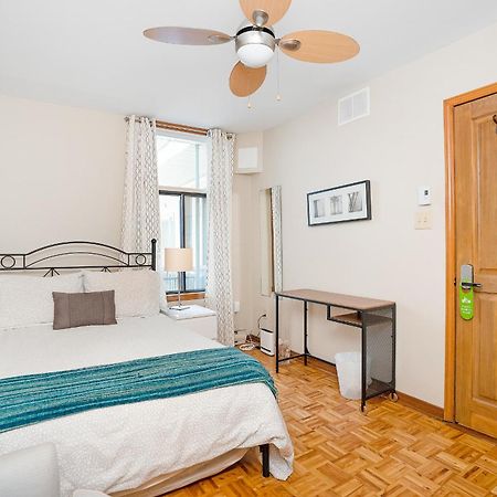 Accueil Chez Francois Bed & Breakfast Монреал Екстериор снимка