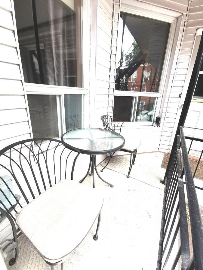 Accueil Chez Francois Bed & Breakfast Монреал Екстериор снимка