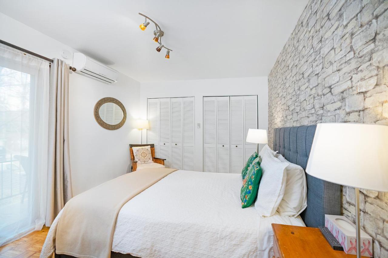 Accueil Chez Francois Bed & Breakfast Монреал Екстериор снимка