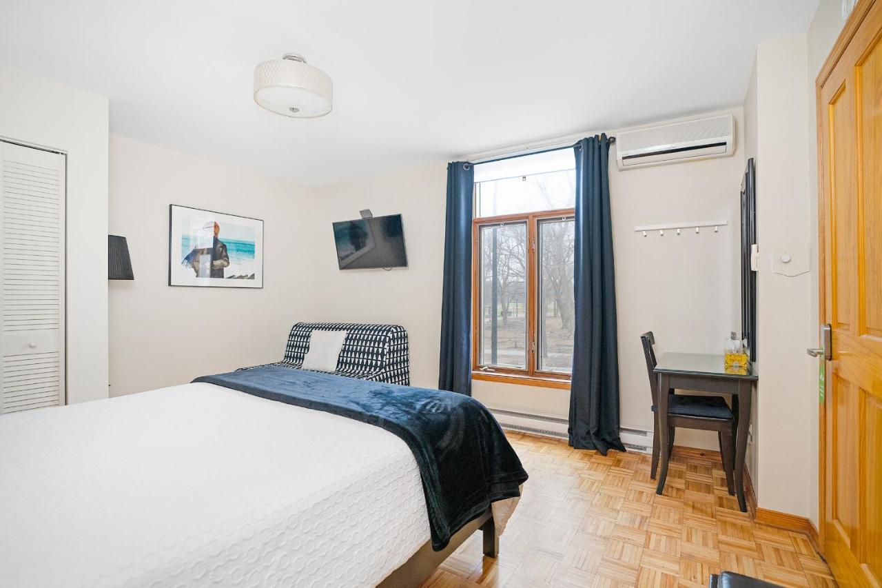 Accueil Chez Francois Bed & Breakfast Монреал Екстериор снимка