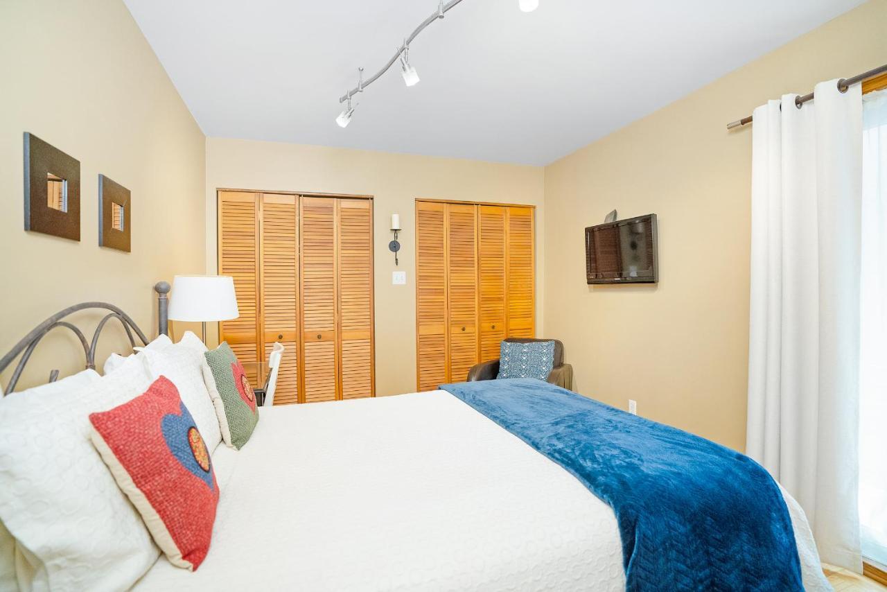 Accueil Chez Francois Bed & Breakfast Монреал Екстериор снимка