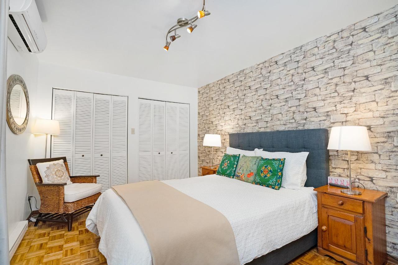 Accueil Chez Francois Bed & Breakfast Монреал Екстериор снимка