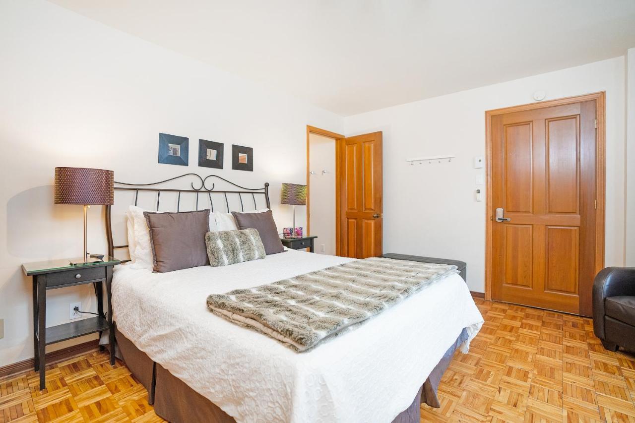 Accueil Chez Francois Bed & Breakfast Монреал Екстериор снимка
