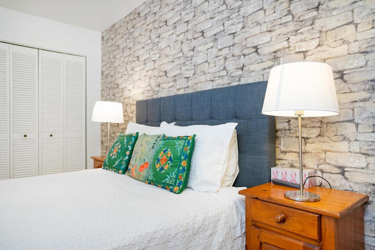 Accueil Chez Francois Bed & Breakfast Монреал Екстериор снимка