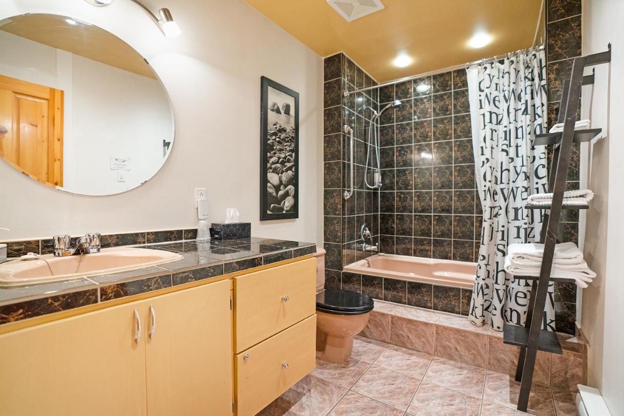 Accueil Chez Francois Bed & Breakfast Монреал Екстериор снимка