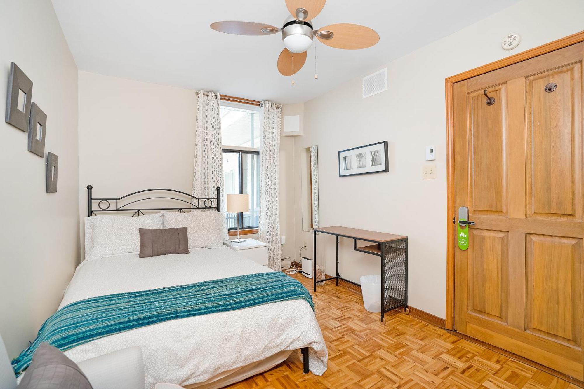 Accueil Chez Francois Bed & Breakfast Монреал Екстериор снимка