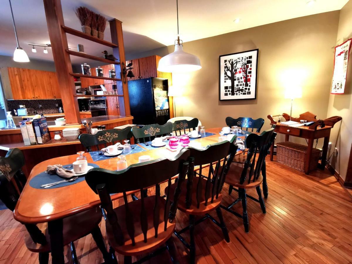 Accueil Chez Francois Bed & Breakfast Монреал Екстериор снимка