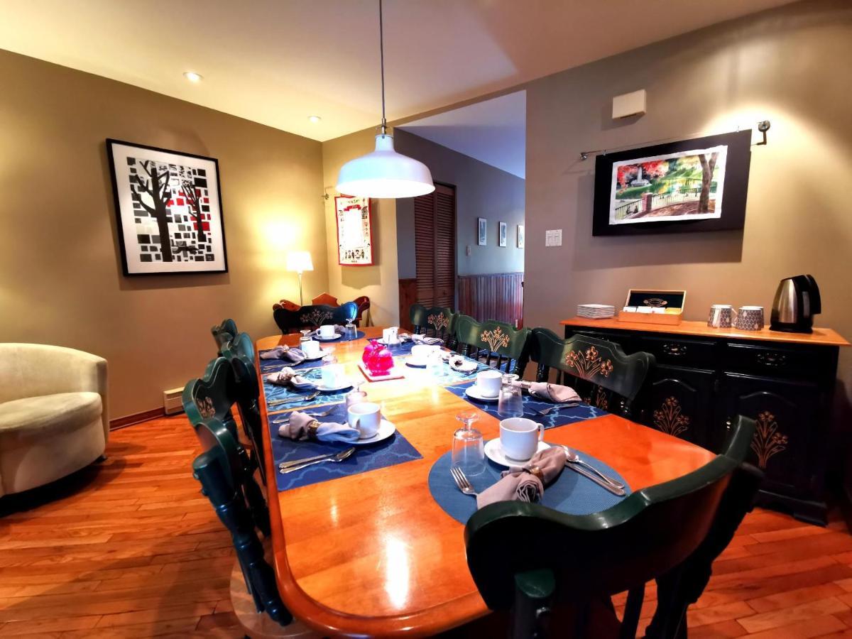 Accueil Chez Francois Bed & Breakfast Монреал Екстериор снимка